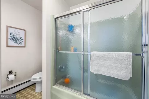 Bath - 5428 Arcadia Ave, Upperco, MD 21155 photo 4 of 6