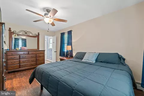 Bedroom - 13905 Manor Rd, Baldwin, MD 21013 photo 6 of 7