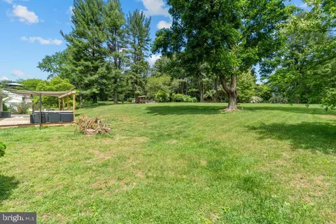 Exterior - 13905 Manor Rd, Baldwin, MD 21013 photo 4 of 11
