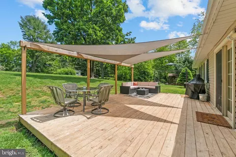 Exterior - 13905 Manor Rd, Baldwin, MD 21013 photo 3 of 11