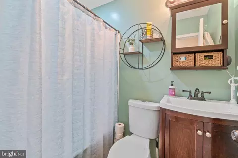 Bath - 13905 Manor Rd, Baldwin, MD 21013 photo 1 of 2