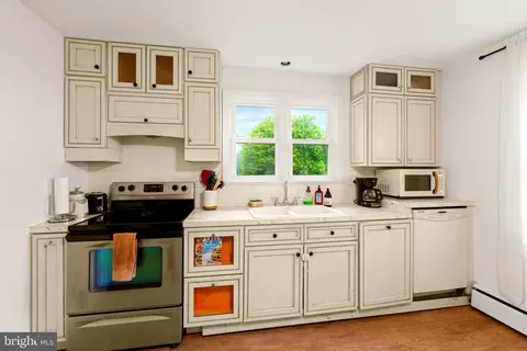 Kitchen - 14015 Glen High Rd, Baldwin, MD 21013 photo 2 of 5