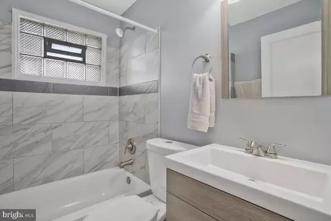 Bath - 1081 Elm Rd, Halethorpe, MD 21227 photo 1 of 2