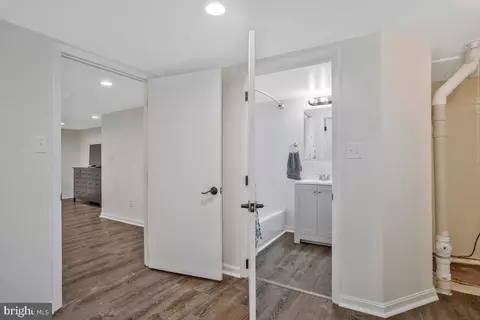 Entry Way - 1081 Elm Rd, Halethorpe, MD 21227 photo 6 of 6