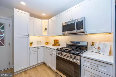 Kitchen - 3711 Lambson Rd, Middle River, MD 21220 photo 5 of 9