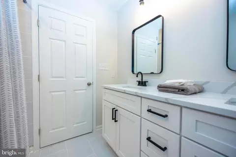 Bath - 3711 Lambson Rd, Middle River, MD 21220 photo 6 of 6