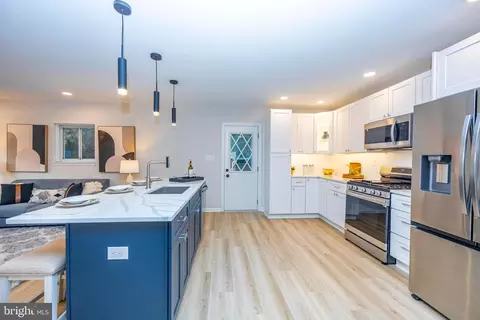 Kitchen - 3711 Lambson Rd, Middle River, MD 21220 photo 3 of 9