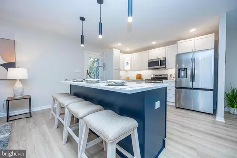 Kitchen - 3711 Lambson Rd, Middle River, MD 21220 photo 6 of 9