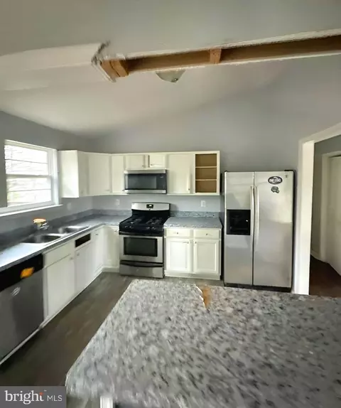 105 B Oak Ave, Sparrows Point, MD 21219 photo 5