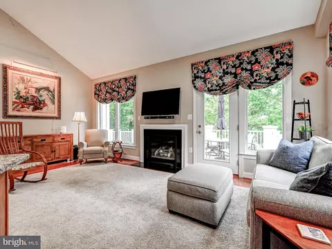 Living - 2 Halston Ct, Baltimore, MD 21209 photo 3 of 4