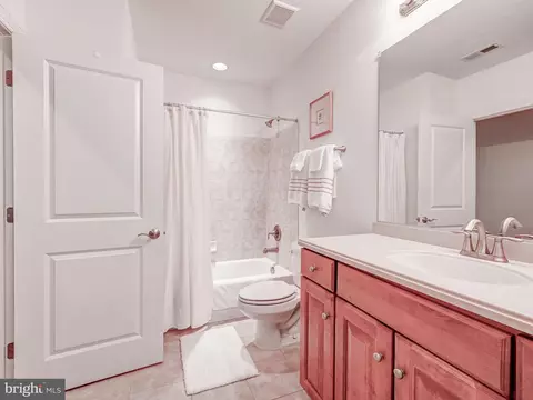 Bath - 2 Halston Ct, Baltimore, MD 21209 photo 3 of 5