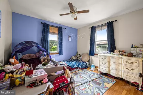 Bedroom - 1813 Park Ave, Halethorpe, MD 21227 photo 4 of 8