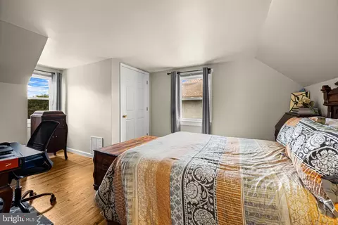 Bedroom - 1813 Park Ave, Halethorpe, MD 21227 photo 2 of 8
