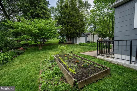 Exterior - 1813 Park Ave, Halethorpe, MD 21227 photo 5 of 8