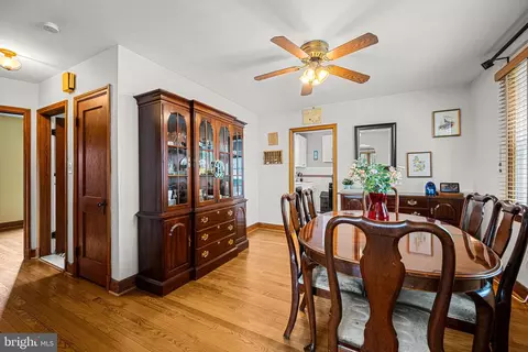 Dining - 1813 Park Ave, Halethorpe, MD 21227 photo 2 of 3