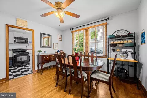 Dining - 1813 Park Ave, Halethorpe, MD 21227 photo 1 of 3