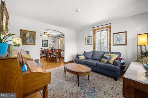Living - 1813 Park Ave, Halethorpe, MD 21227 photo 2 of 2