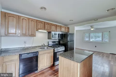Kitchen - 63 Transverse Ave, Middle River, MD 21220 photo 2 of 5