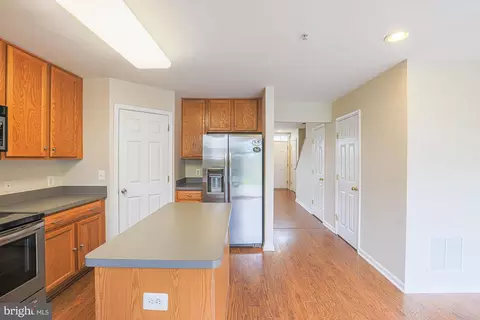 674 Hunting Fields Rd, Middle River, MD 21220 photo 8