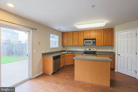 674 Hunting Fields Rd, Middle River, MD 21220 photo 6
