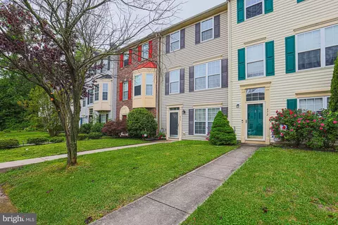 674 Hunting Fields Rd, Middle River, MD 21220