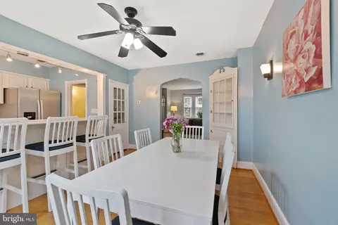 Dining - 23 Dunkirk Rd, Baltimore, MD 21212 photo 5 of 6