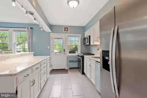 Kitchen - 23 Dunkirk Rd, Baltimore, MD 21212 photo 5 of 5