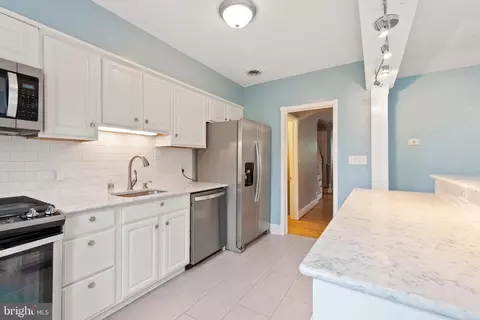 Kitchen - 23 Dunkirk Rd, Baltimore, MD 21212 photo 3 of 5