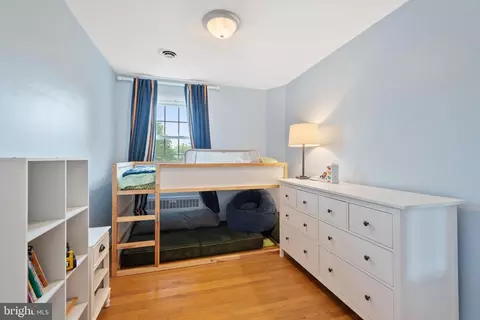 Bedroom - 23 Dunkirk Rd, Baltimore, MD 21212 photo 4 of 8
