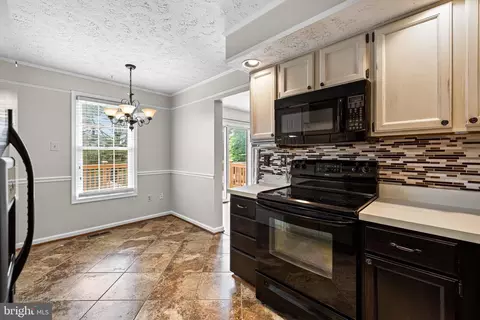 25 Ashmill Ct, Nottingham, MD 21236 photo 19