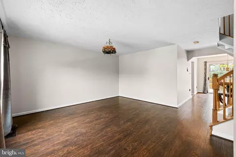 25 Ashmill Ct, Nottingham, MD 21236 photo 4
