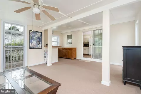 Entry Way - 9614 Mason, Parkville, MD 21234 photo 2 of 3