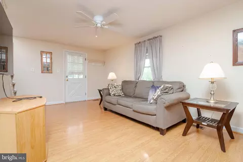 Living - 9614 Mason, Parkville, MD 21234 photo 2 of 3