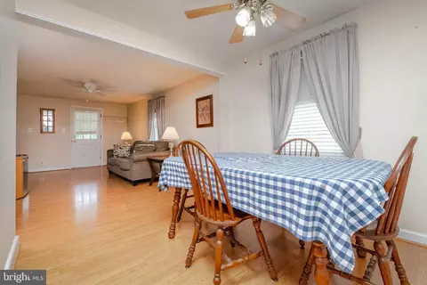 Dining - 9614 Mason, Parkville, MD 21234 photo 1 of 3