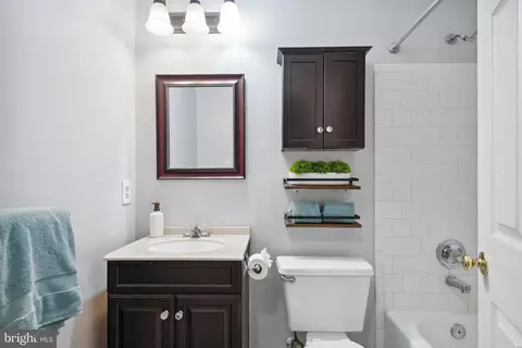 Bath - 1116 Ingate Rd #1116, Halethorpe, MD 21227 photo 2 of 3