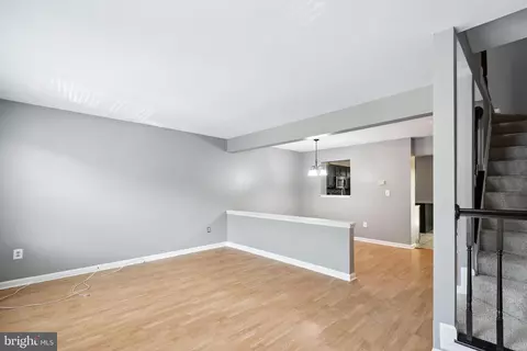 Living - 1116 Ingate Rd #1116, Halethorpe, MD 21227 photo 5 of 5