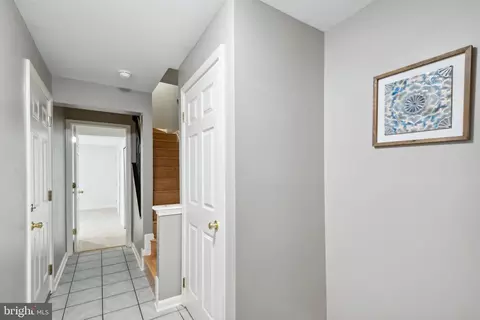 Entry Way - 1116 Ingate Rd #1116, Halethorpe, MD 21227 photo 2 of 9