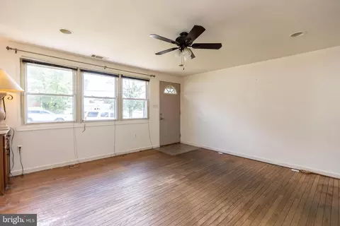 4416 Annapolis Rd, Halethorpe, MD 21227 photo 3