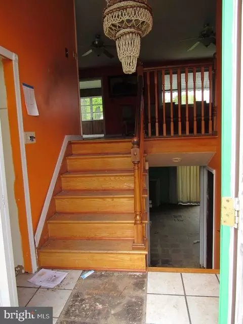 Entry Way - 5216 Mcfaul Rd, Baltimore, MD 21206 photo 1 of 2