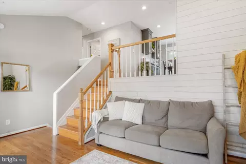 Entry Way - 5 Cunning Ct, Middle River, MD 21220 photo 1 of 3