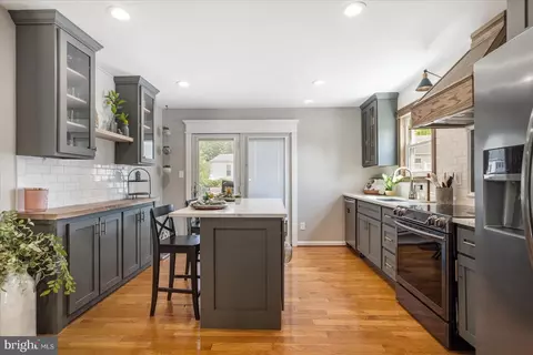 Kitchen - 5 Cunning Ct, Middle River, MD 21220 photo 3 of 6