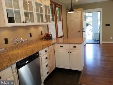 Kitchen - 736 Overbrook Rd, Baltimore, MD 21212 photo 4 of 8