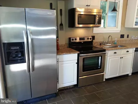 Kitchen - 736 Overbrook Rd, Baltimore, MD 21212 photo 5 of 8