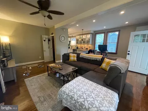 Living - 736 Overbrook Rd, Baltimore, MD 21212 photo 7 of 8