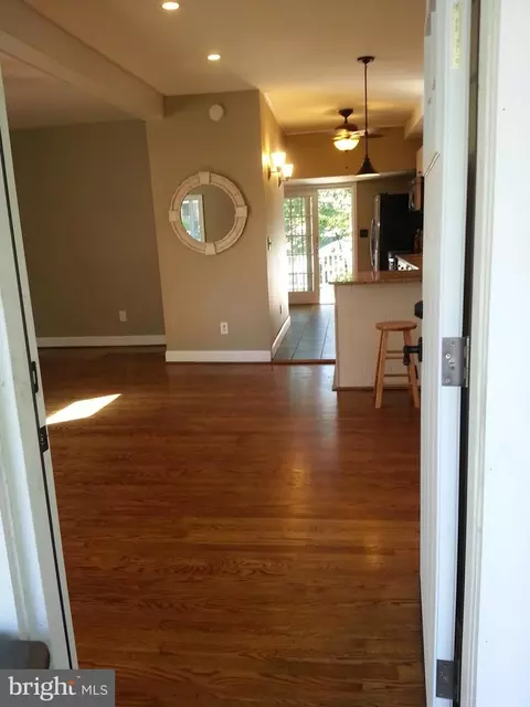 Entry Way - 736 Overbrook Rd, Baltimore, MD 21212 photo 1 of 3