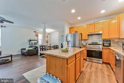 710 Nellis Rd, Middle River, MD 21220 photo 4