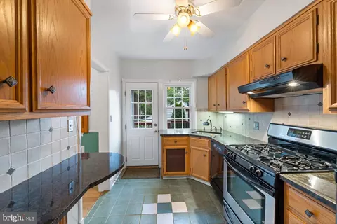 38 Dunkirk Rd, Baltimore, MD 21212 photo 7