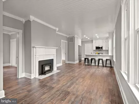 Living - 4501 Poplar Ave, Halethorpe, MD 21227 photo 3 of 5