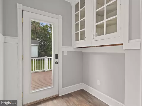 Entry Way - 4501 Poplar Ave, Halethorpe, MD 21227 photo 2 of 2