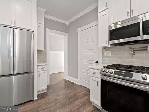 Entry Way - 4501 Poplar Ave, Halethorpe, MD 21227 photo 1 of 2